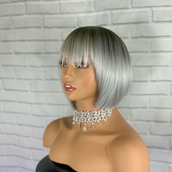 Ombré silver bob wig with bangs premium quality synthetic hair - Picture 4 of 10